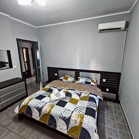 Mani's Family Tirana