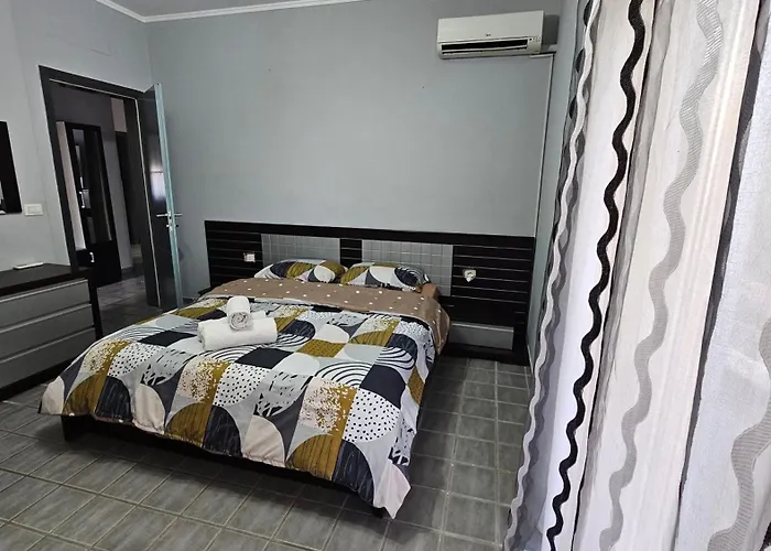 アパート Mani's Family ティラナ